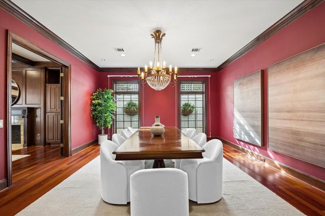 22 Eaton Square, Houston, TX 77027