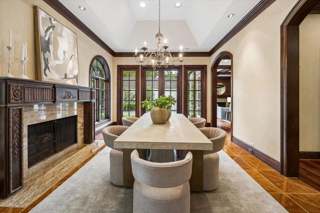 22 Eaton Square, Houston, TX 77027