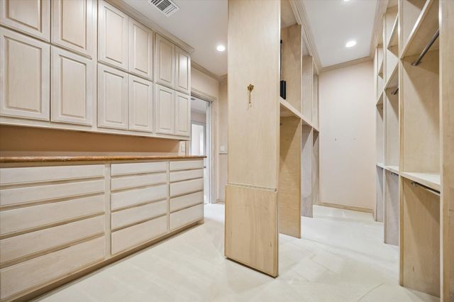 22 Eaton Square, Houston, TX 77027