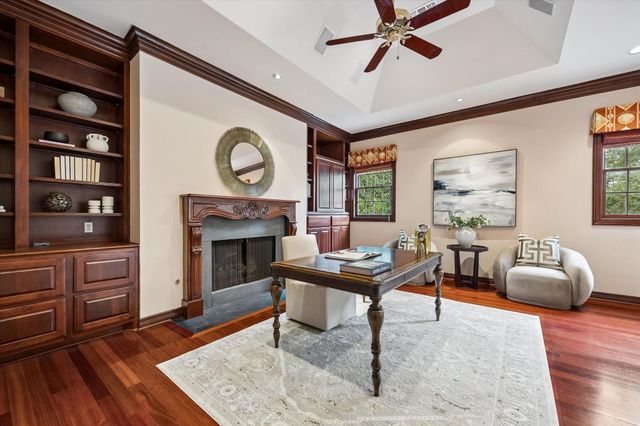 22 Eaton Square, Houston, TX 77027