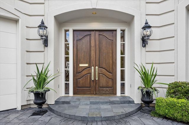 22 Eaton Square, Houston, TX 77027