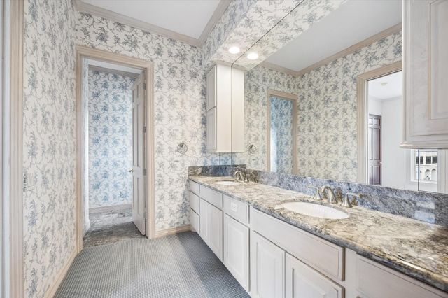 22 Eaton Square, Houston, TX 77027
