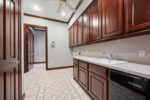 22 Eaton Square, Houston, TX 77027