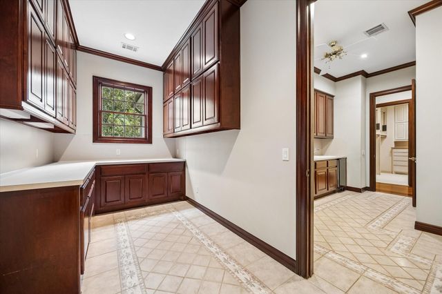 22 Eaton Square, Houston, TX 77027