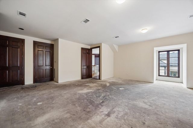 22 Eaton Square, Houston, TX 77027