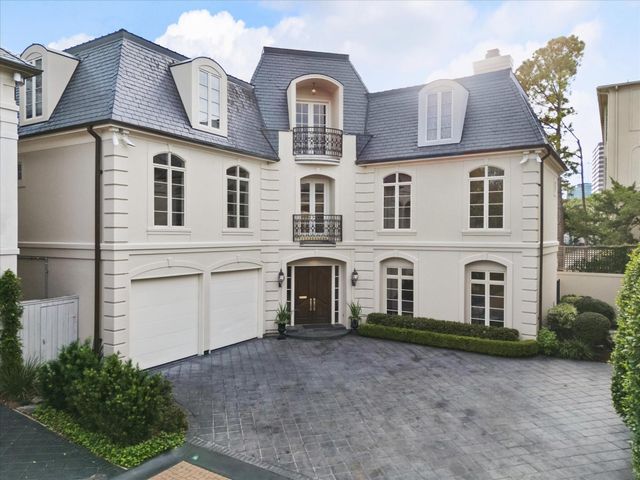 22 Eaton Square, Houston, TX 77027