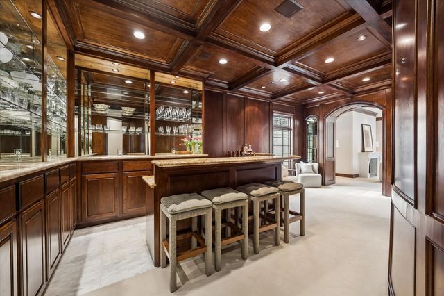 22 Eaton Square, Houston, TX 77027