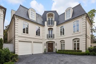 22 Eaton Square, Houston, TX 77027