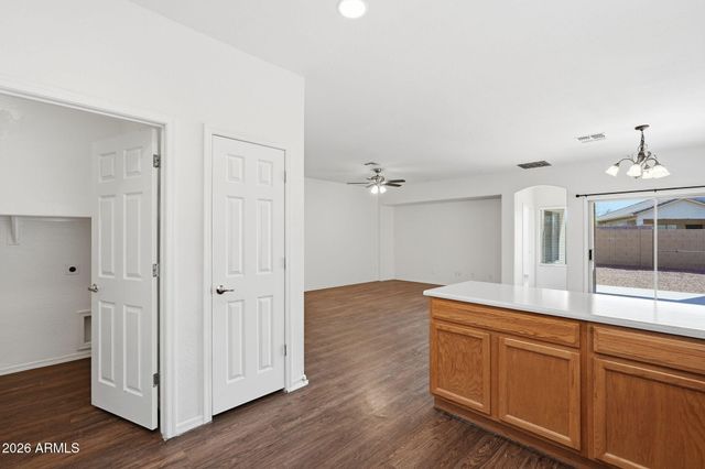 8829 W HILTON Avenue, Tolleson, AZ 85353