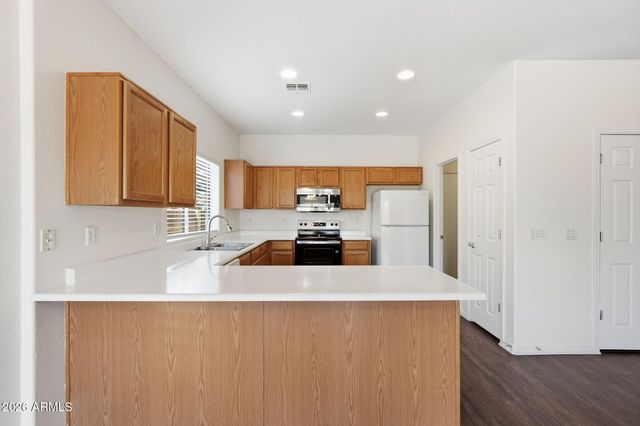 8829 W HILTON Avenue, Tolleson, AZ 85353