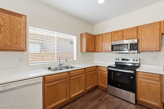 8829 W HILTON Avenue, Tolleson, AZ 85353