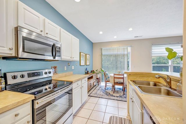 9251 Great Lakes Circle, Dayton, OH 45458