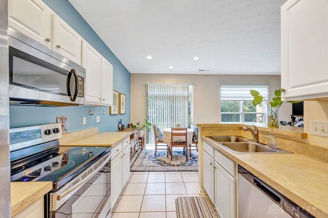 9251 Great Lakes Circle, Dayton, OH 45458