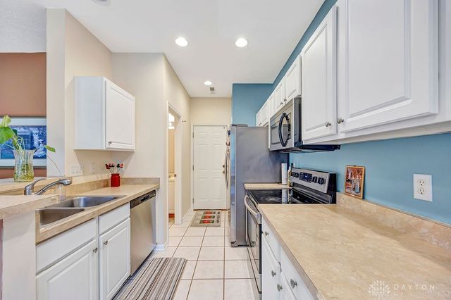 9251 Great Lakes Circle, Dayton, OH 45458