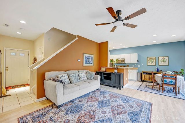 9251 Great Lakes Circle, Dayton, OH 45458