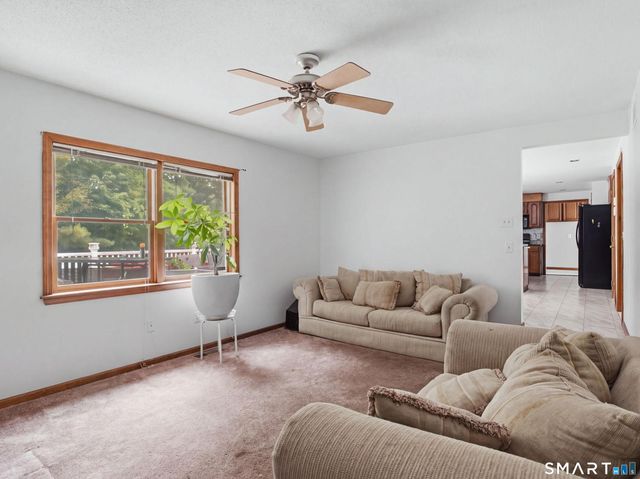 85 Village Lane, Windsor, CT 06095