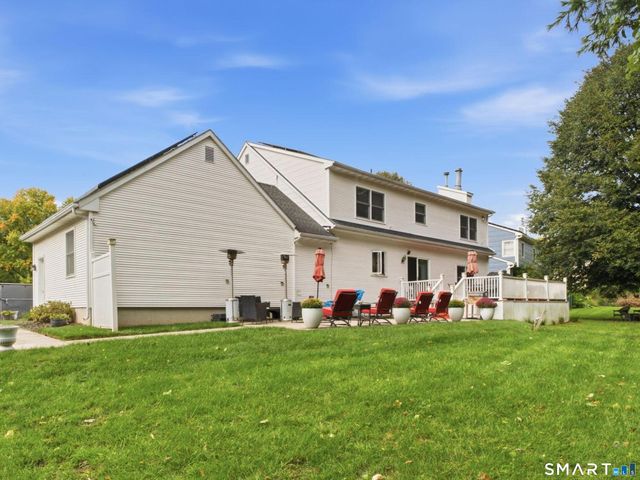 85 Village Lane, Windsor, CT 06095