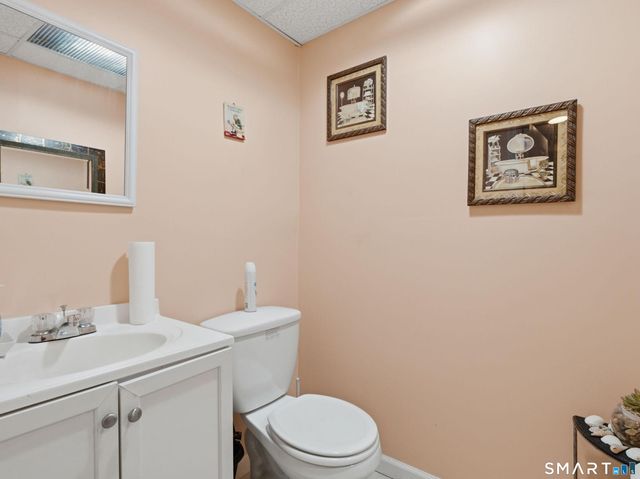 85 Village Lane, Windsor, CT 06095