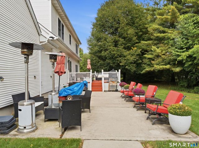 85 Village Lane, Windsor, CT 06095