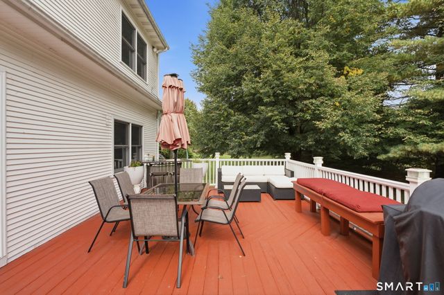 85 Village Lane, Windsor, CT 06095