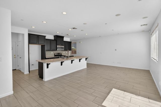 9058 Albarino Way, Sacramento, CA 95829