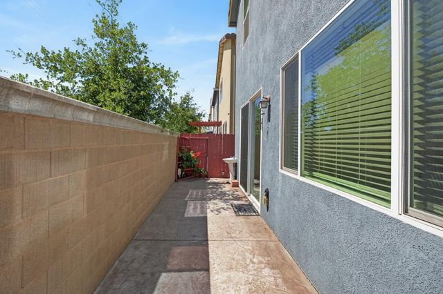 9058 Albarino Way, Sacramento, CA 95829