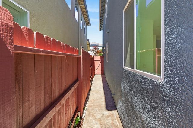 9058 Albarino Way, Sacramento, CA 95829