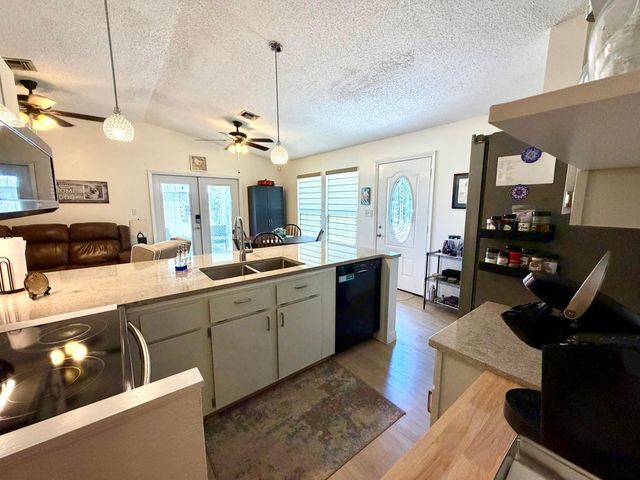 2326 SW 15th St Street SW, Vero Beach, FL 32962