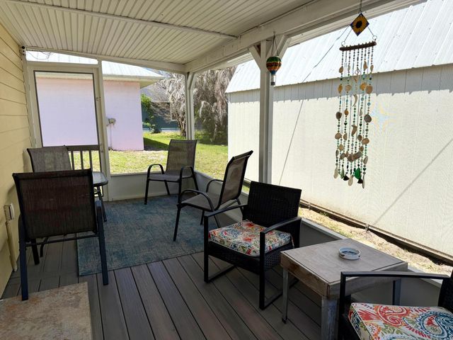 2326 SW 15th St Street SW, Vero Beach, FL 32962