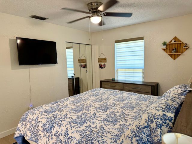 2326 SW 15th St Street SW, Vero Beach, FL 32962