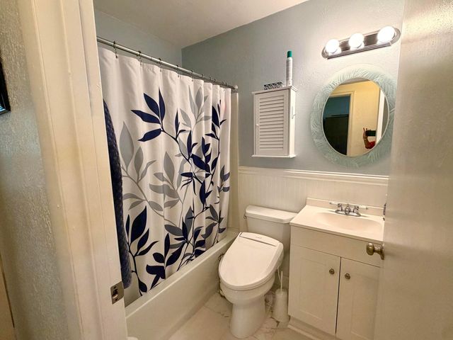 2326 SW 15th St Street SW, Vero Beach, FL 32962