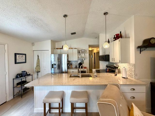 2326 SW 15th St Street SW, Vero Beach, FL 32962