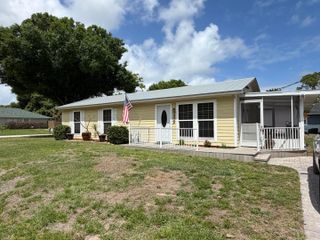 2326 SW 15th St Street SW, Vero Beach, FL 32962