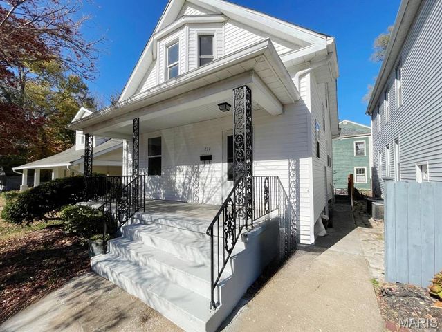 230 E 12th Street, Alton, IL 62002