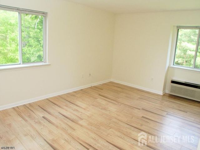 54 Norwich Place, Franklin Twsp, NJ 08873