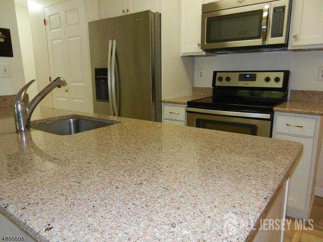 54 Norwich Place, Franklin Twsp, NJ 08873