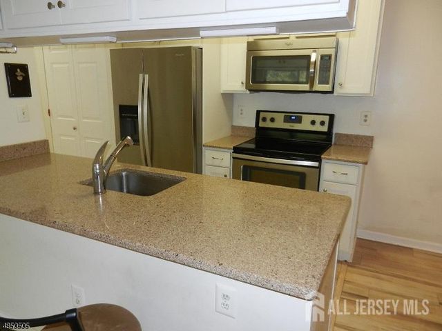 54 Norwich Place, Franklin Twsp, NJ 08873