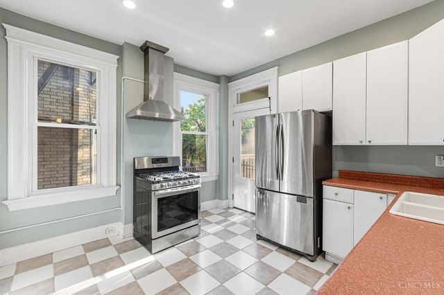 2230 Burnet Avenue, Cincinnati, OH 45219