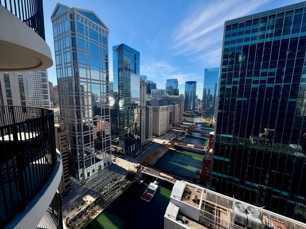 300 N State Street 3903, Chicago, IL 60654 — photo 2