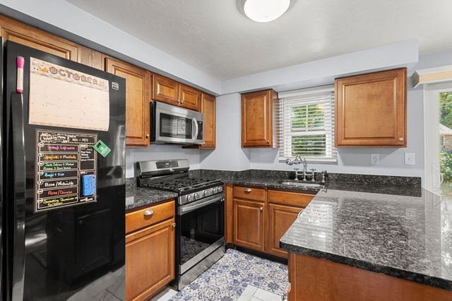 5 Christopher Dr 2, Easton, MA 02375