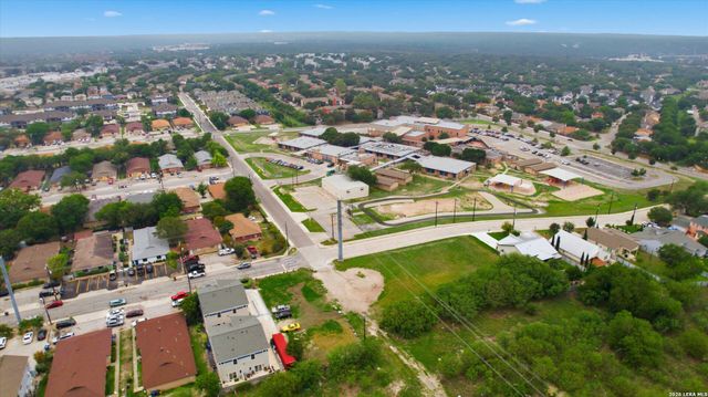 1819 Silver Oaks, San Antonio, TX 78213