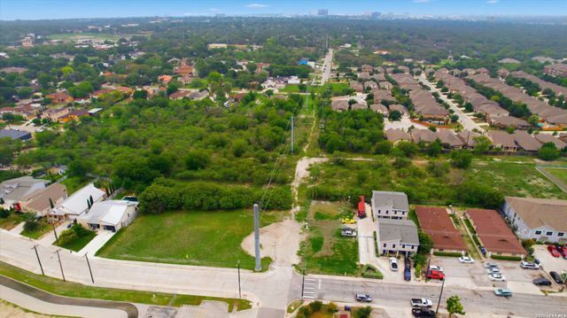 1819 Silver Oaks, San Antonio, TX 78213