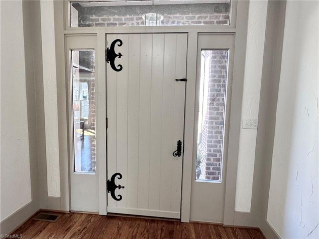 104 Westhaven Circle, Winston-salem, NC 27104