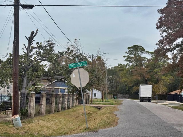 8402 Flintridge Drive, Houston, TX 77028