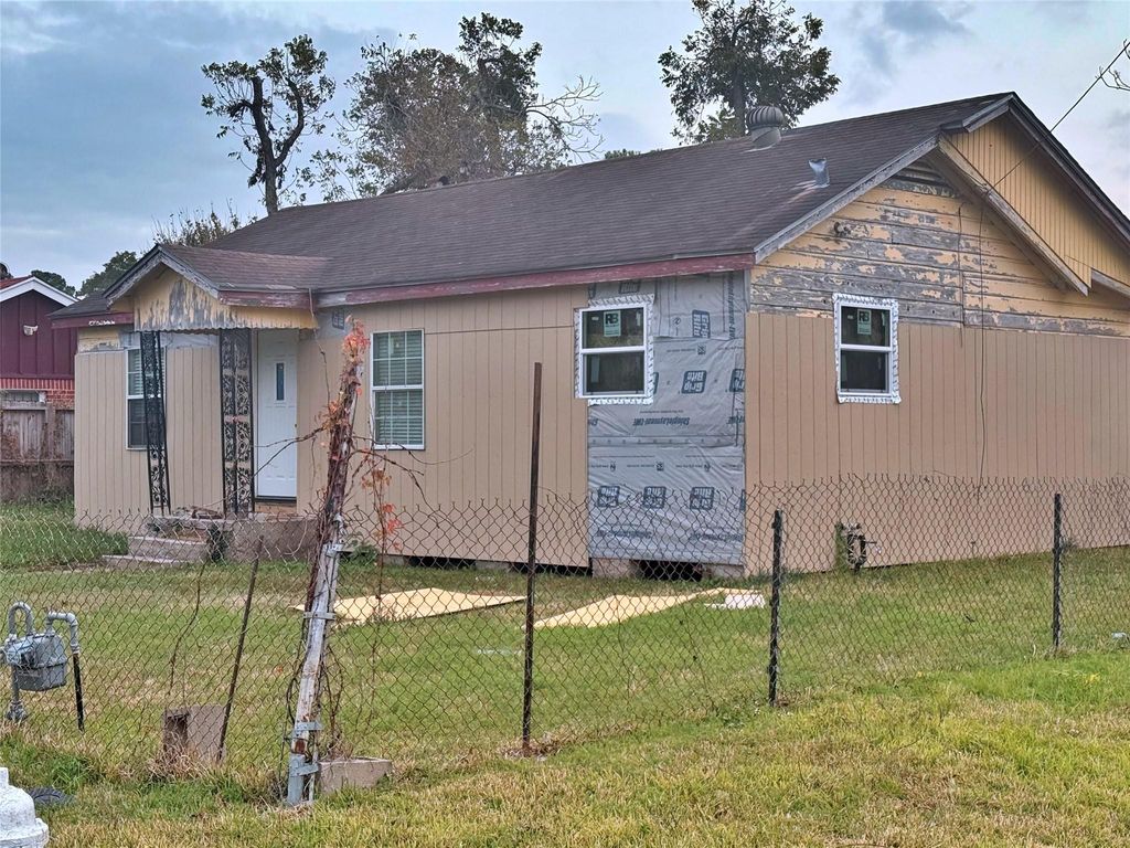 8402 Flintridge Drive, Houston, TX 77028