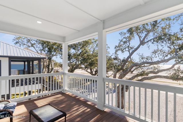 1002 E Beach Boulevard, Long Beach, MS 39560