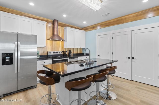 1002 E Beach Boulevard, Long Beach, MS 39560