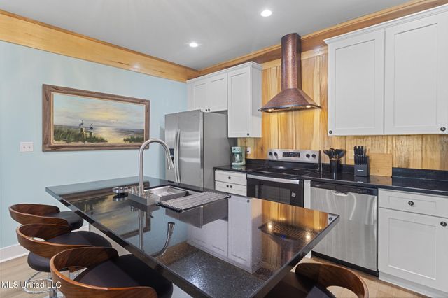 1002 E Beach Boulevard, Long Beach, MS 39560