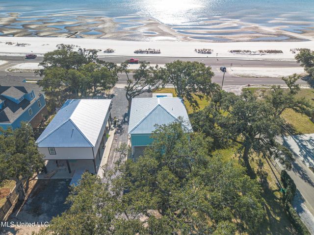 1002 E Beach Boulevard, Long Beach, MS 39560