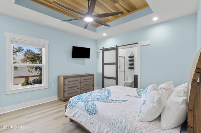 1002 E Beach Boulevard, Long Beach, MS 39560